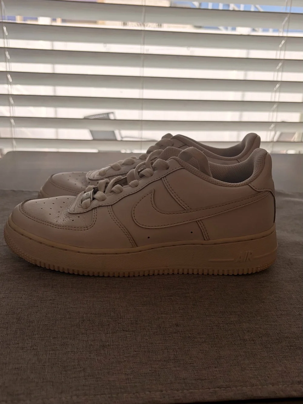 Junior Nike Air Force 1 Size 6Y